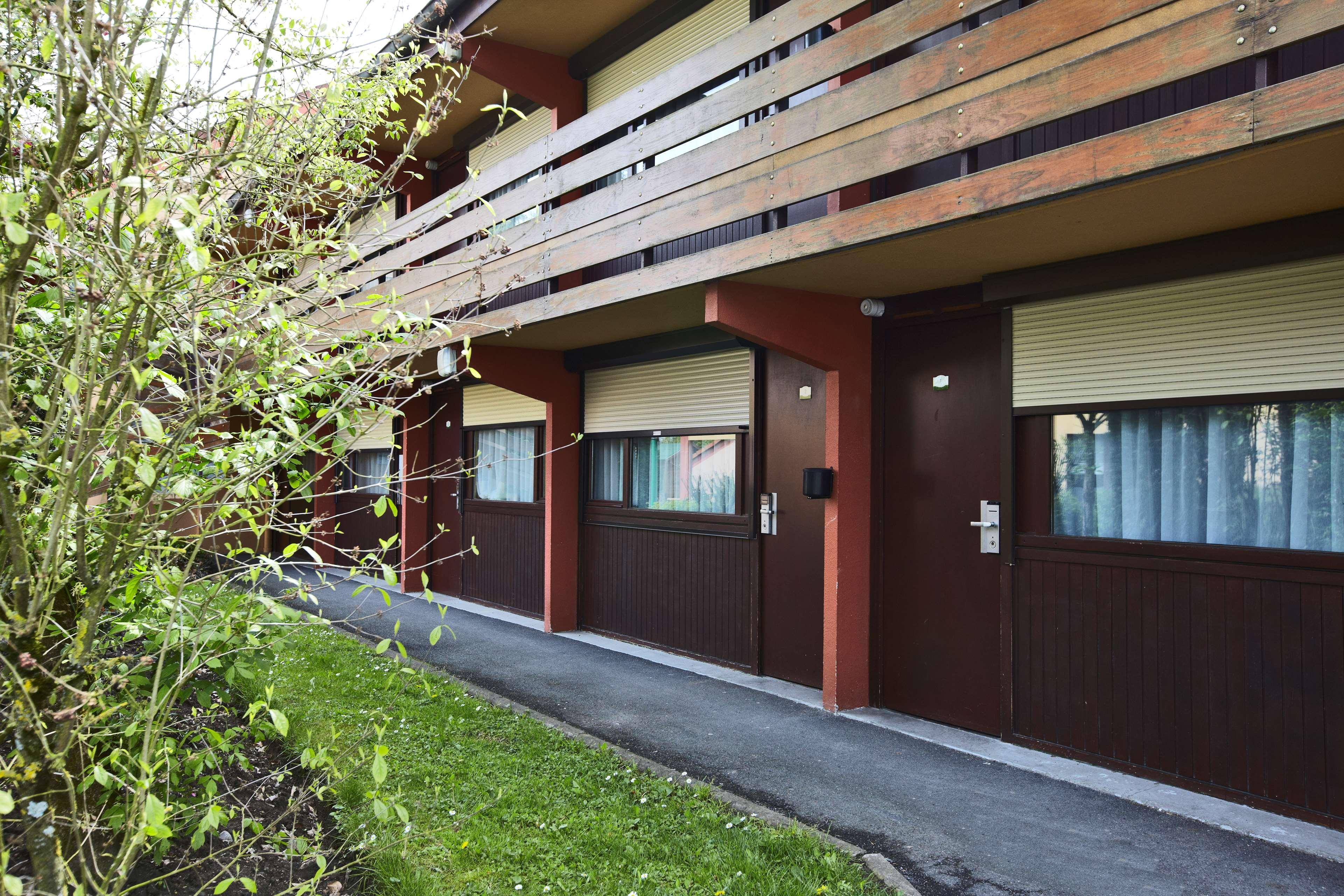 Hotel Campanile Maubeuge Exterior foto