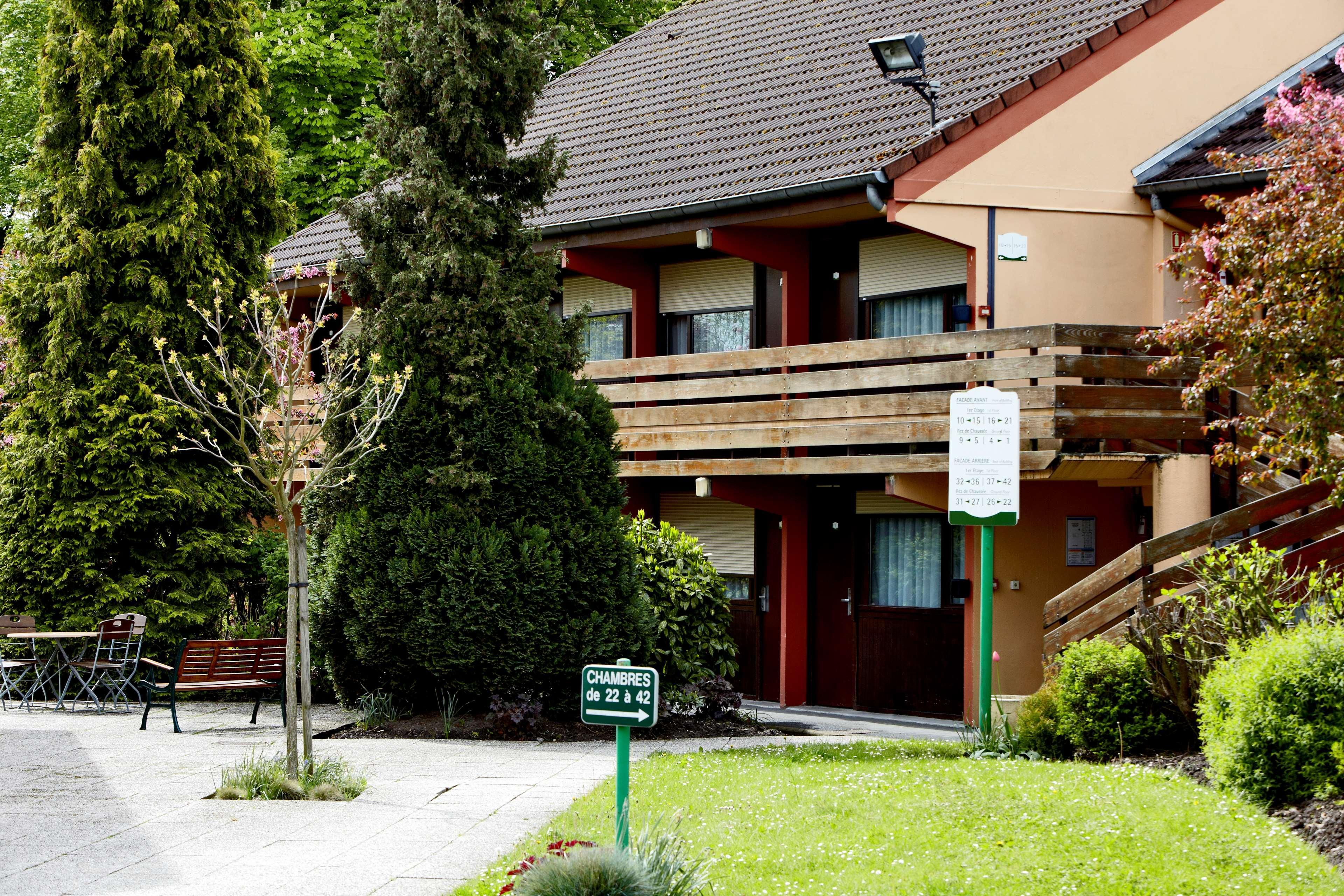 Hotel Campanile Maubeuge Exterior foto