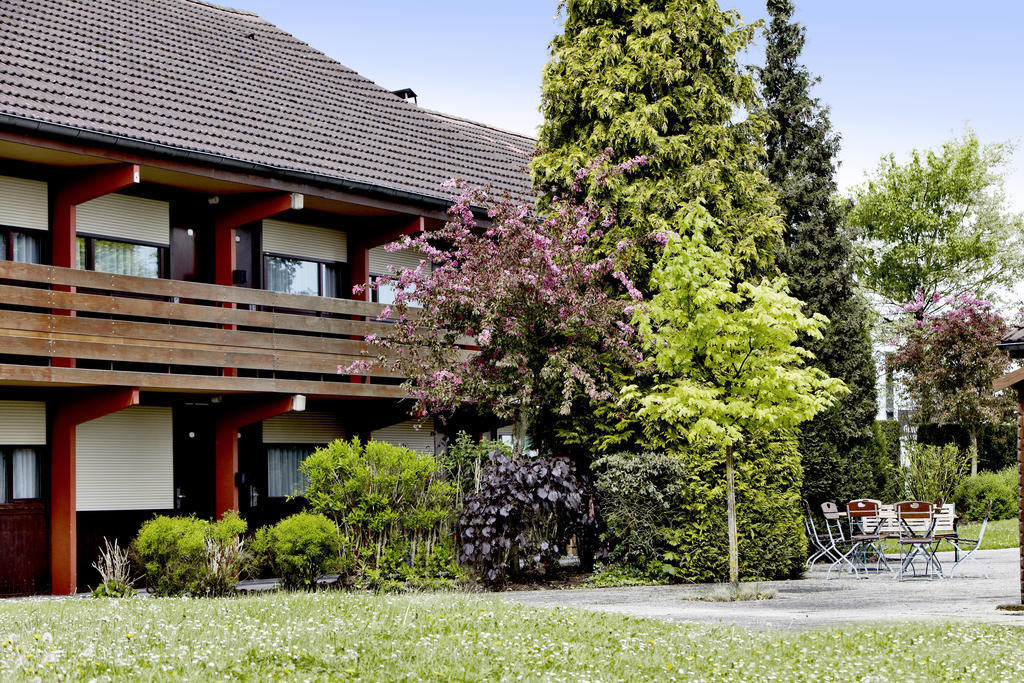 Hotel Campanile Maubeuge Exterior foto