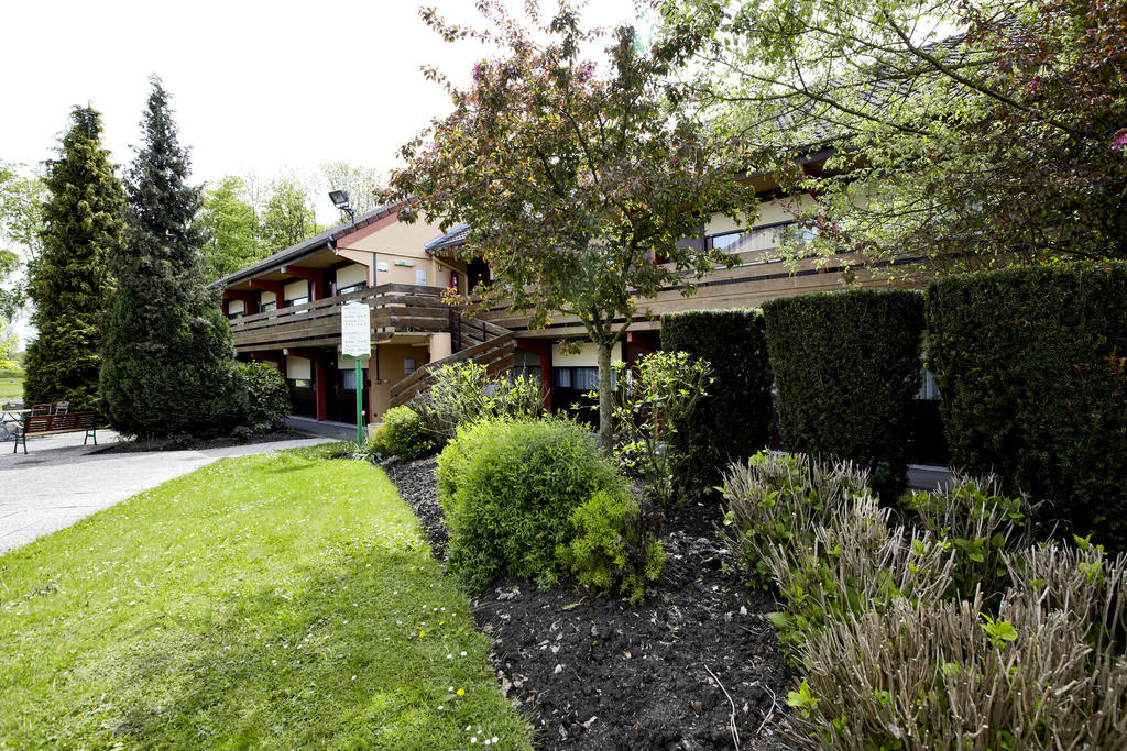 Hotel Campanile Maubeuge Exterior foto