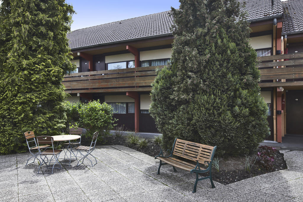 Hotel Campanile Maubeuge Exterior foto
