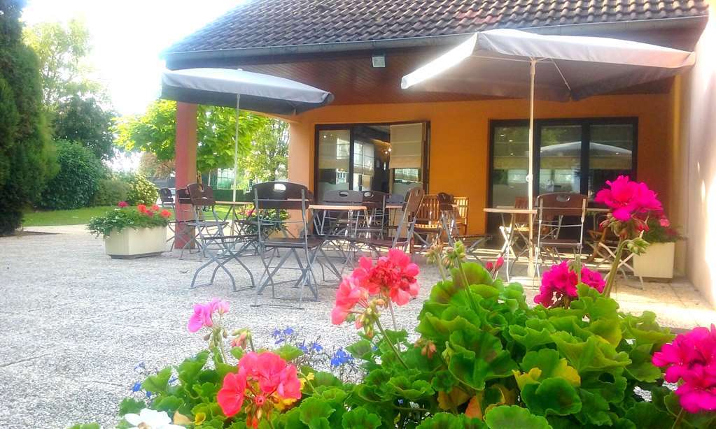 Hotel Campanile Maubeuge Exterior foto