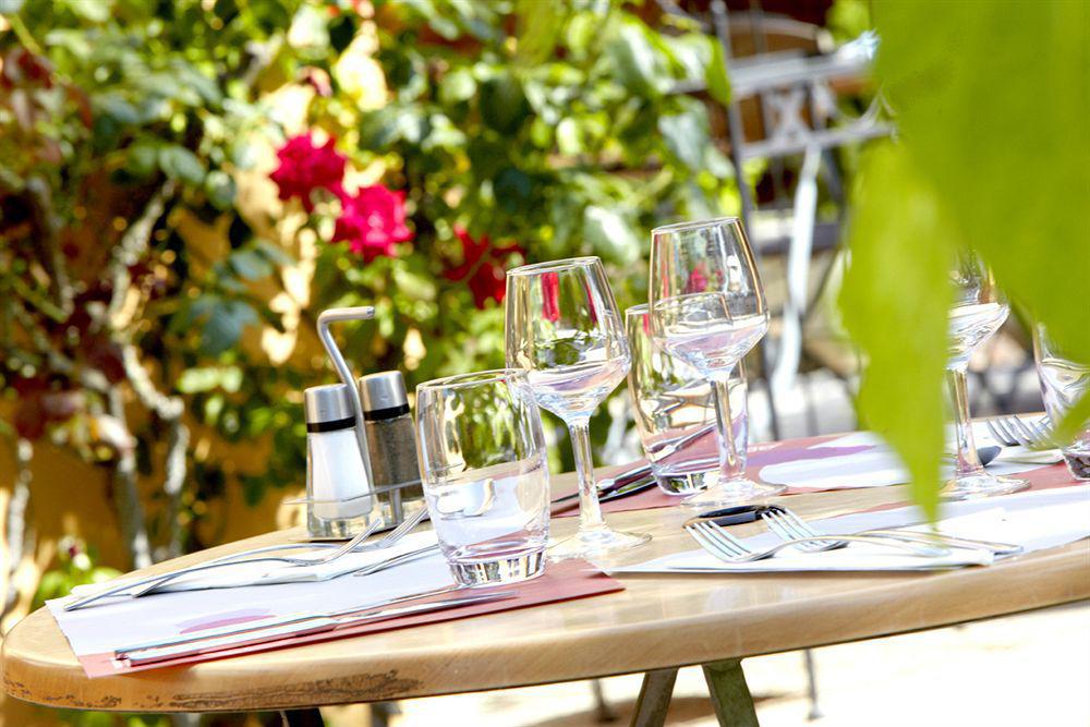 Hotel Campanile Maubeuge Restaurant foto